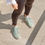 Malha Feminina Vivobarefoot Verde Mar Geo Court - Image 7